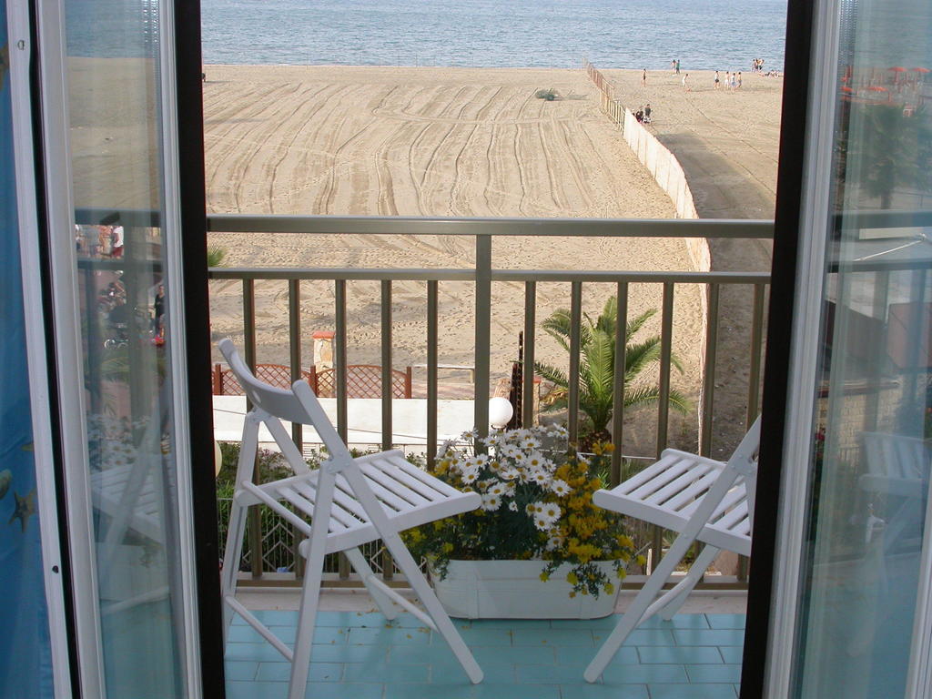 Bed and Breakfast Le Nereidi Beb à Margherita Di Savoia Extérieur photo